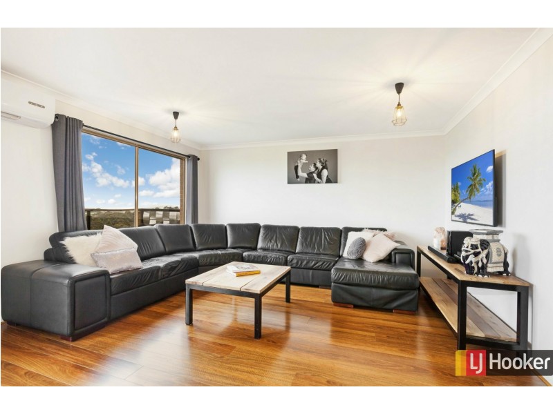 45 Siena Way, Hidden Valley VIC 3756