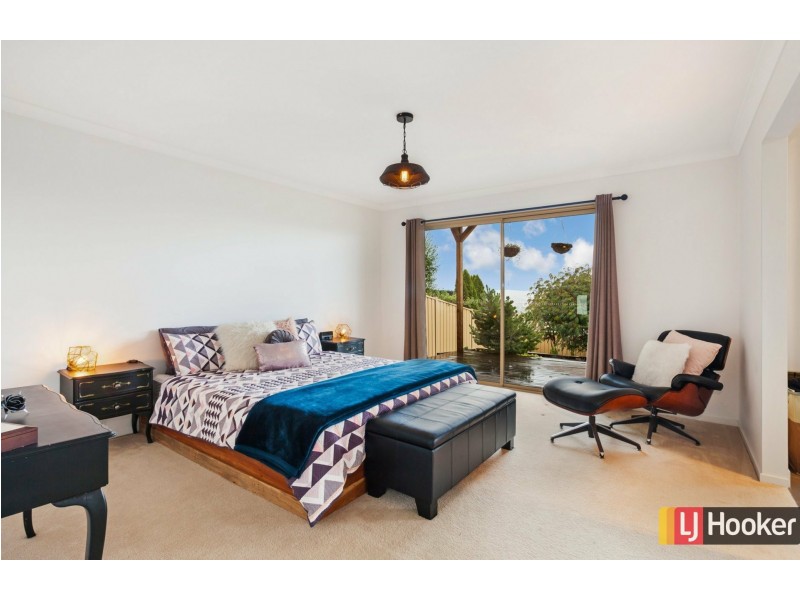 45 Siena Way, Hidden Valley VIC 3756