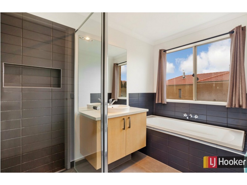 45 Siena Way, Hidden Valley VIC 3756