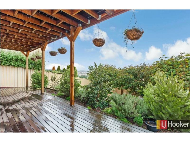 45 Siena Way, Hidden Valley VIC 3756