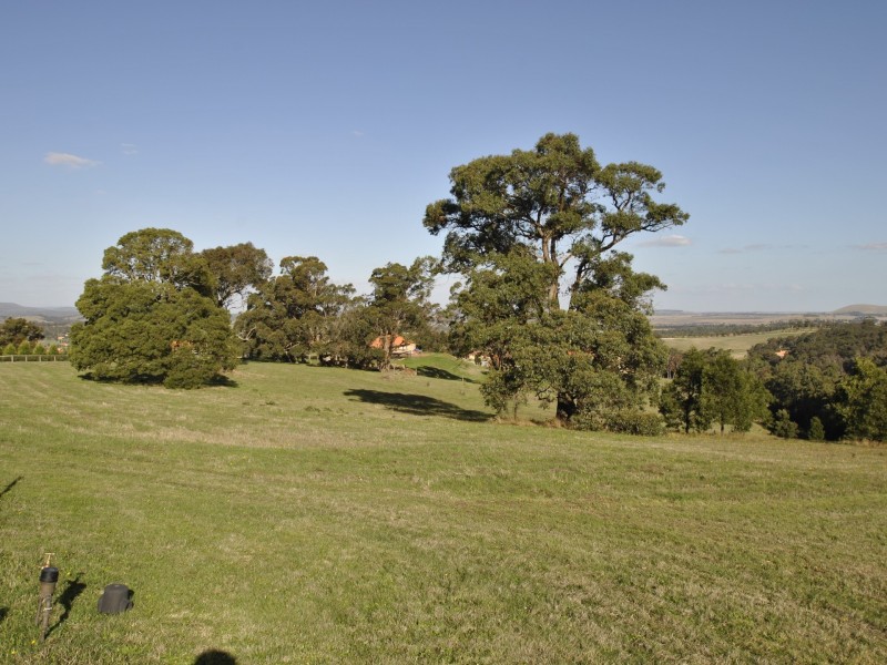 111 Dolomite Rise, Hidden Valley VIC 3756