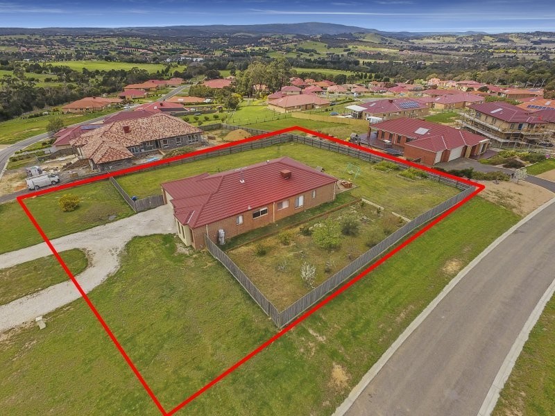 25 Aurina Drive, Hidden Valley VIC 3756