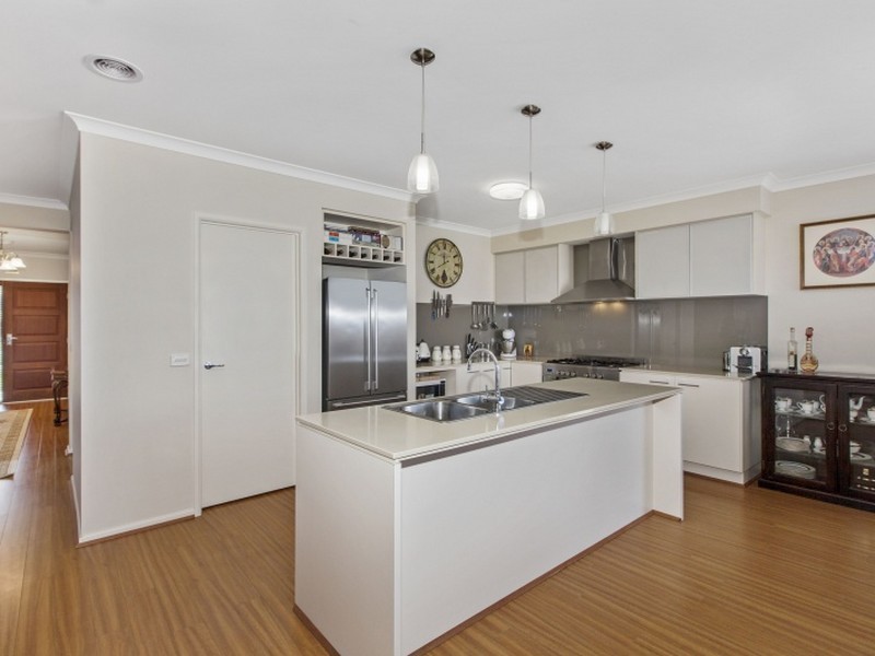 25 Aurina Drive, Hidden Valley VIC 3756