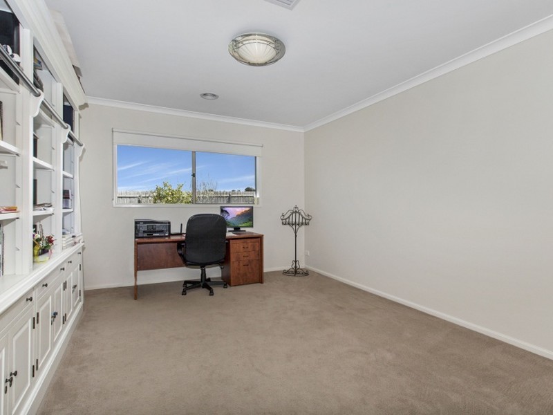 25 Aurina Drive, Hidden Valley VIC 3756