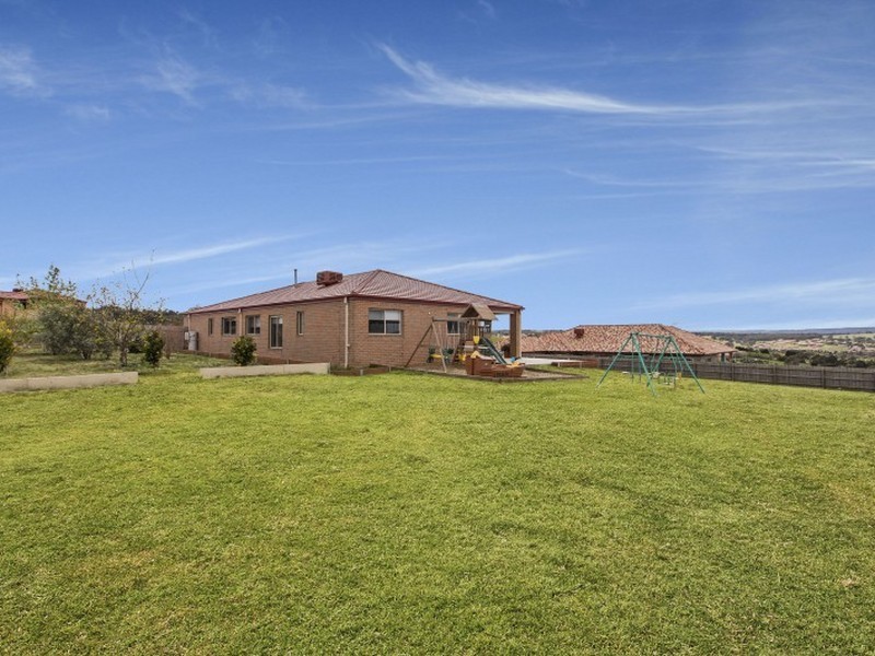 25 Aurina Drive, Hidden Valley VIC 3756