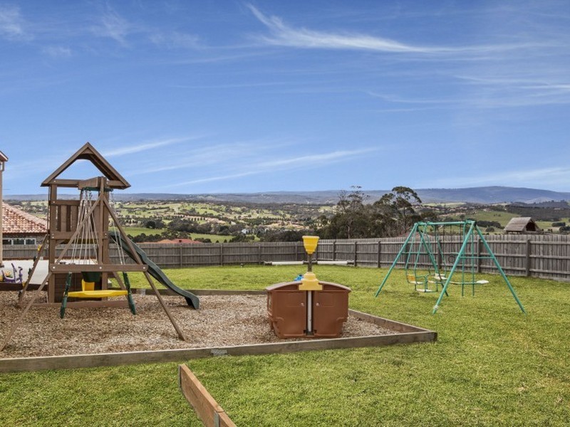 25 Aurina Drive, Hidden Valley VIC 3756