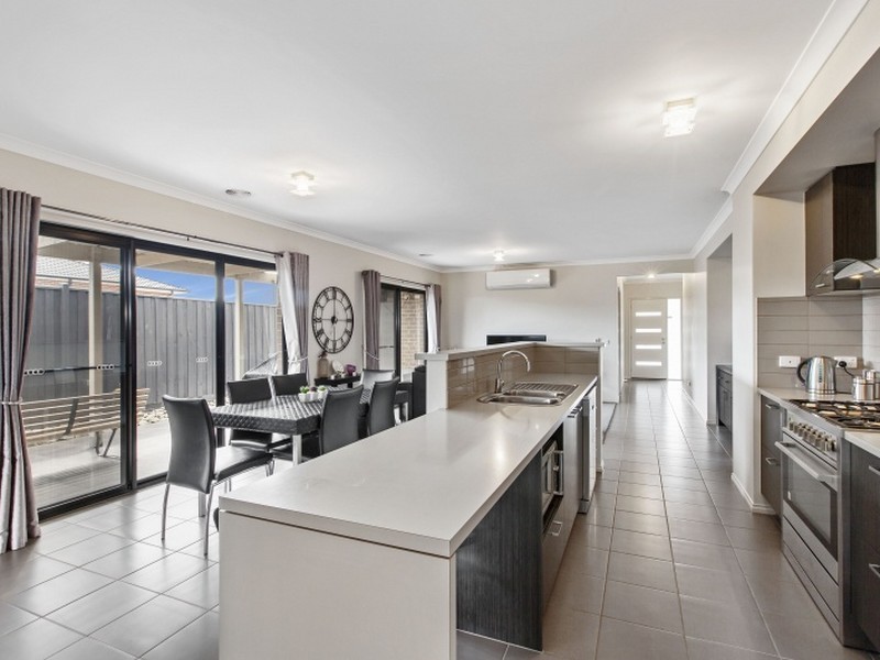 51 Pretty Sally Drive, Wallan VIC 3756