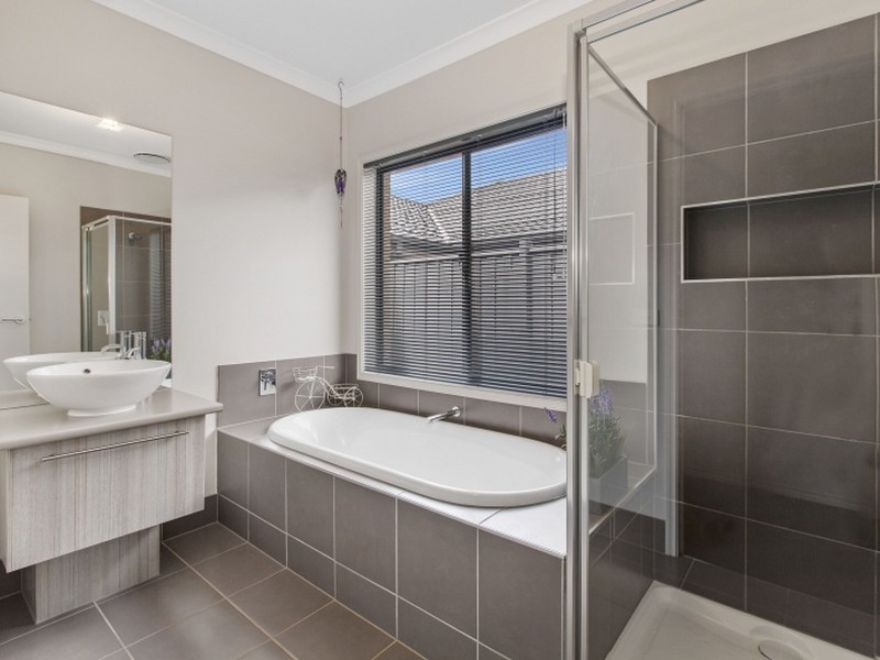 51 Pretty Sally Drive, Wallan VIC 3756