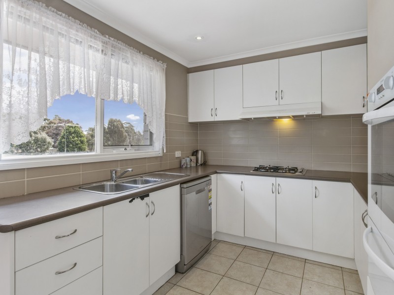 22 Andrew Avenue, Waterford Park VIC 3658