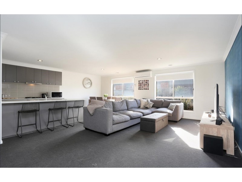 33 Lauricella Drive, Wallan VIC 3756