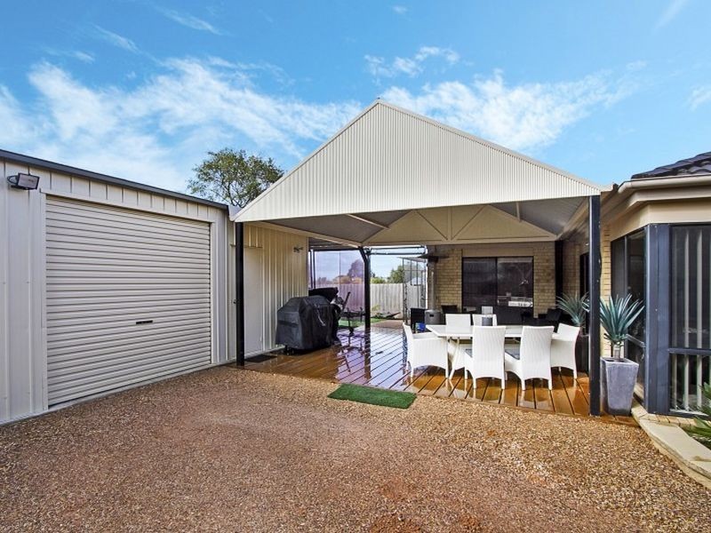 36 Silvertop Close, Wallan VIC 3756