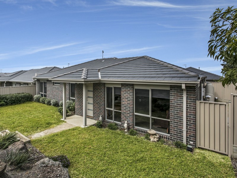 Unit 1/43 Darraweit Road, Wallan VIC 3756