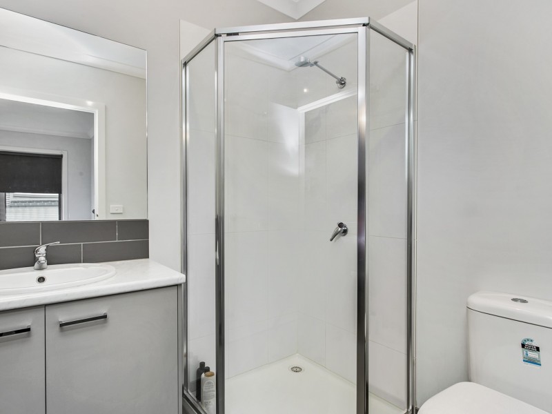 Unit 1/43 Darraweit Road, Wallan VIC 3756