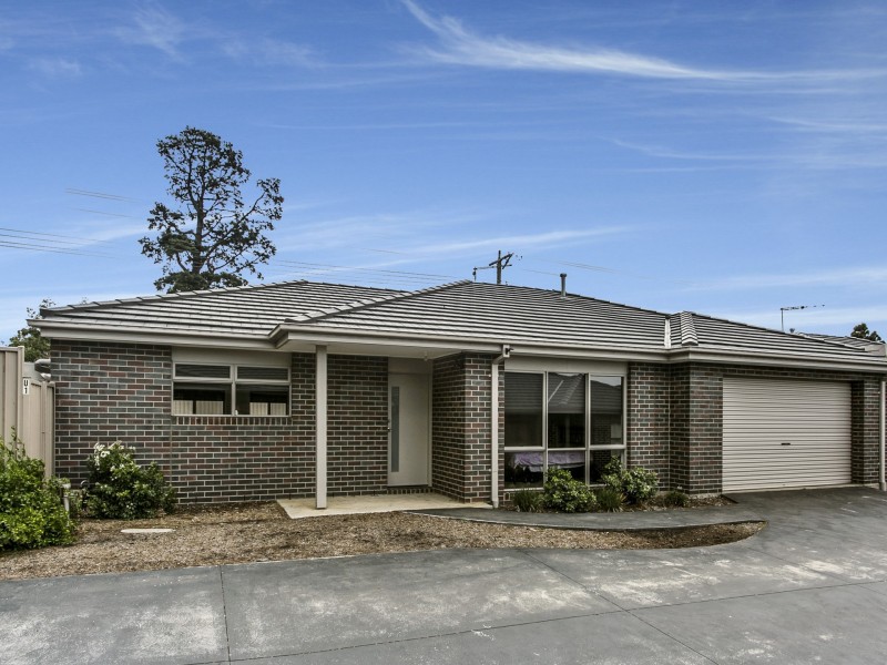 Unit 1/43 Darraweit Road, Wallan VIC 3756