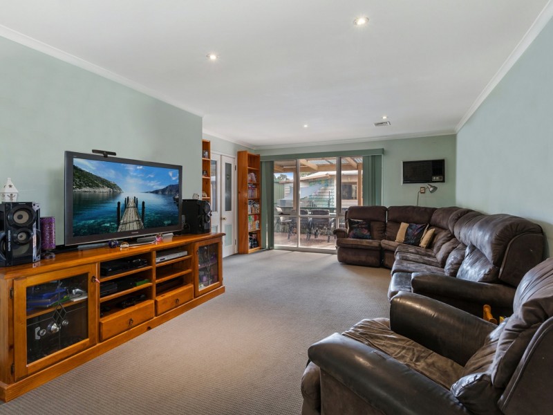 4 Sinclair Court, Wallan VIC 3756