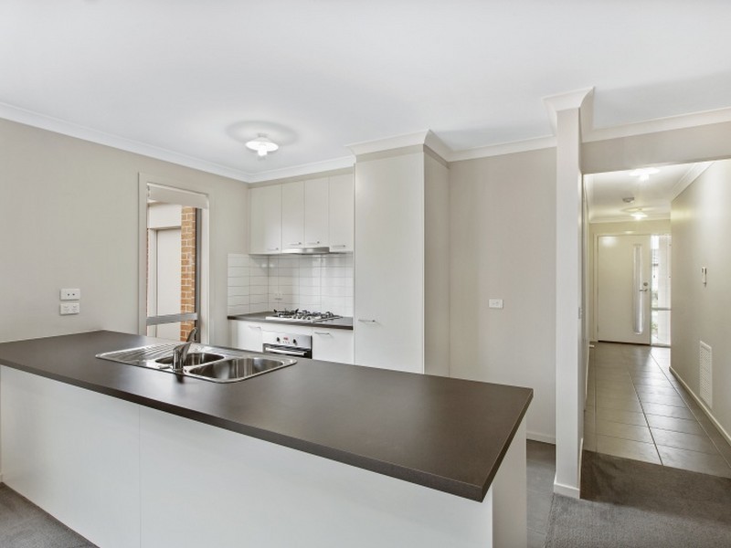 8 Weatherglass Street, Wallan VIC 3756