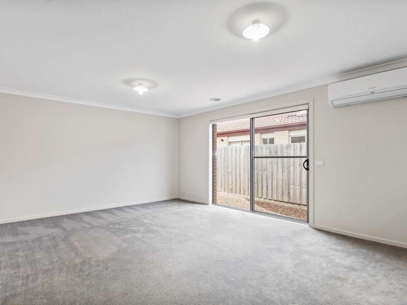 8 Weatherglass Street, Wallan VIC 3756