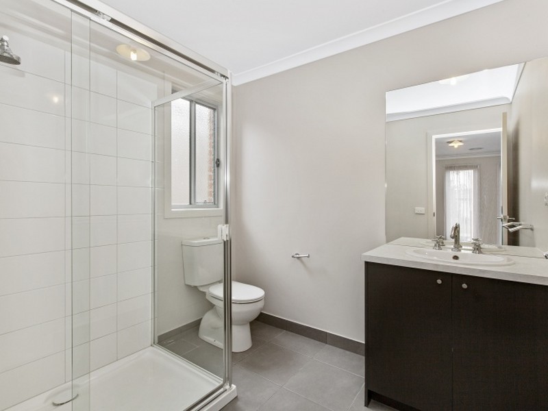 8 Weatherglass Street, Wallan VIC 3756