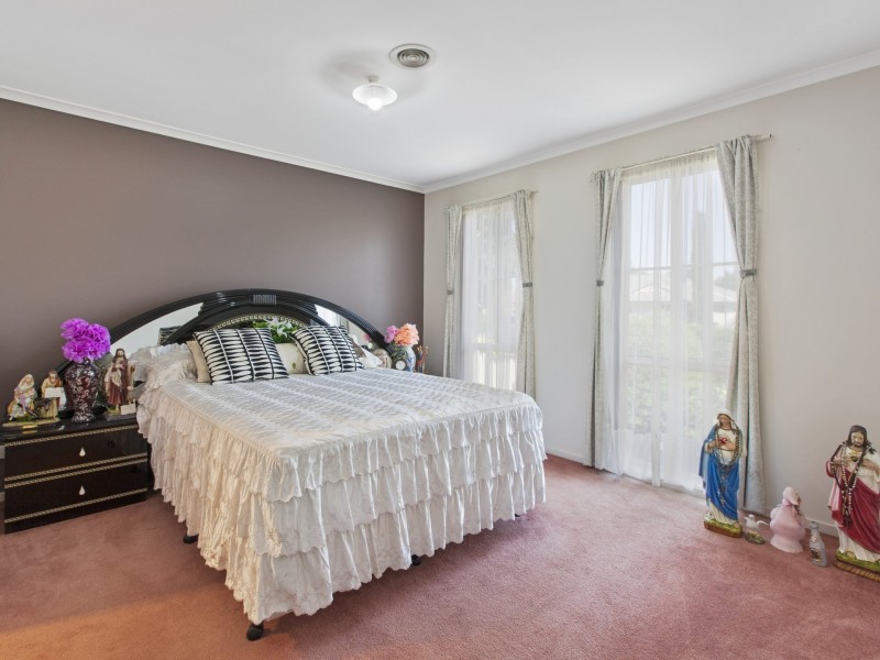8 Lyons Way, Wallan VIC 3756