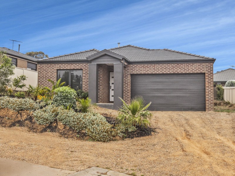 12 Pamela Court, Wallan VIC 3756