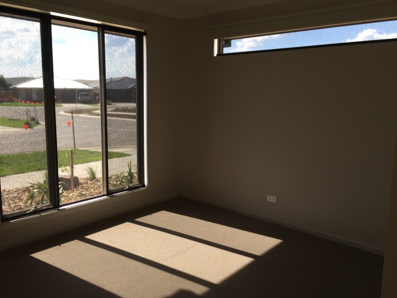 4 Oasis Crescent, Beveridge VIC 3753