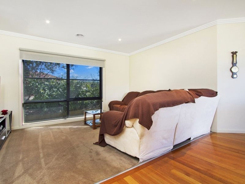 2 The Outlook, Hidden Valley VIC 3756