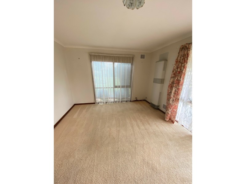 2 Banksia Court, Romsey VIC 3434