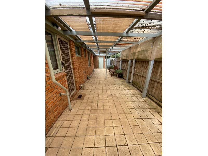 2 Banksia Court, Romsey VIC 3434