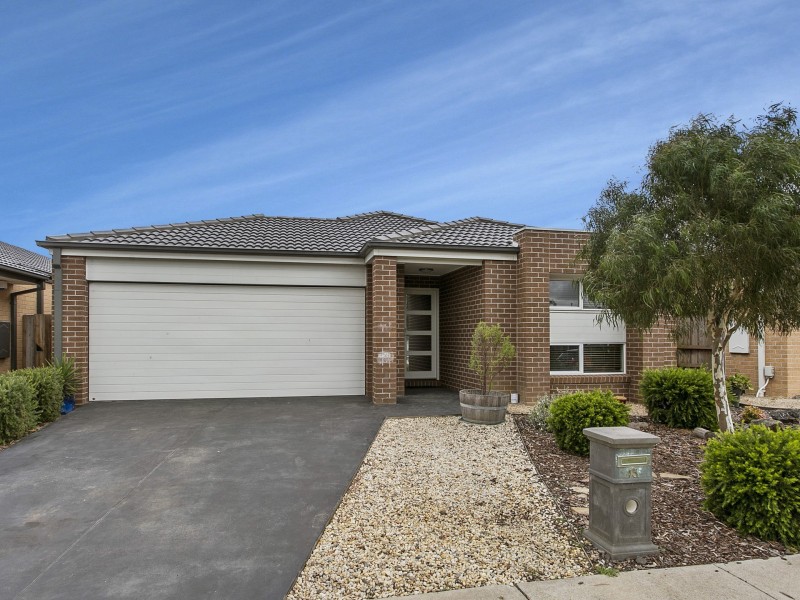 45 Maidenhair Drive, Wallan VIC 3756