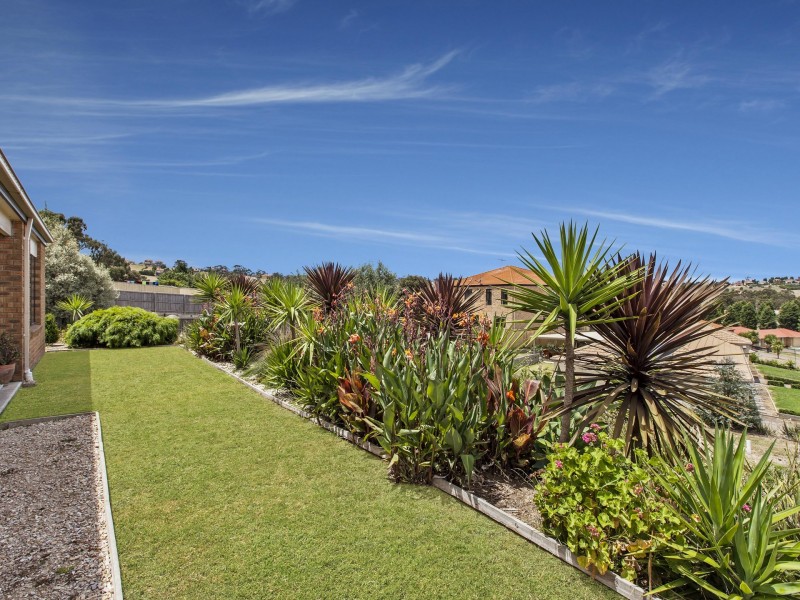 270 Hidden Valley Boulevard, Hidden Valley VIC 3756