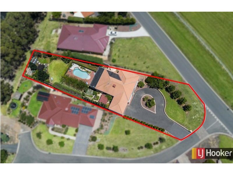 8 Uno Court, Hidden Valley VIC 3756