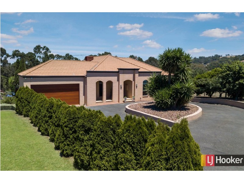 8 Uno Court, Hidden Valley VIC 3756