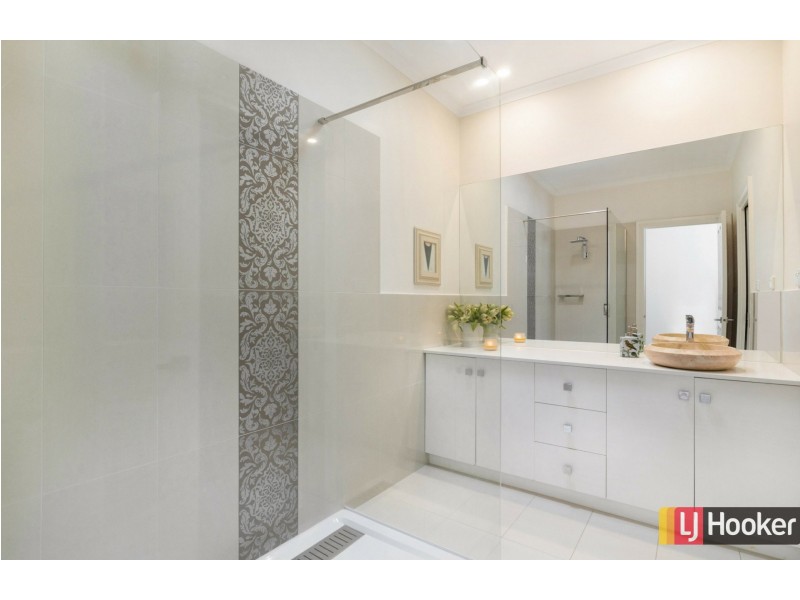 8 Uno Court, Hidden Valley VIC 3756