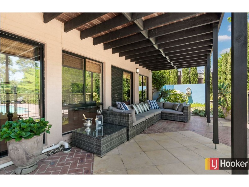 8 Uno Court, Hidden Valley VIC 3756