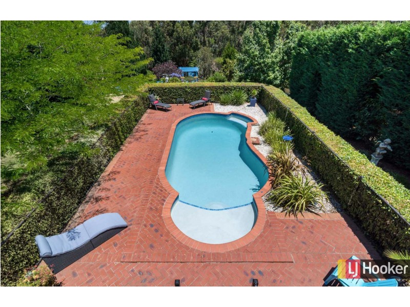 8 Uno Court, Hidden Valley VIC 3756