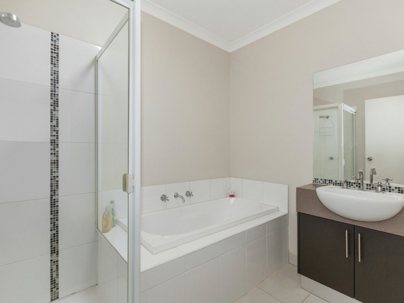 Unit 8/1 Darraweit Road, Wallan VIC 3756