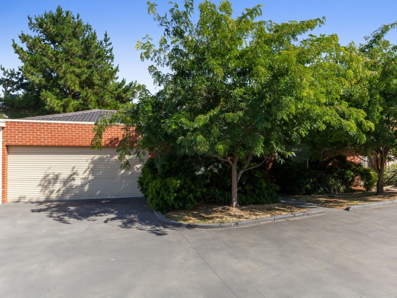 Unit 8/1 Darraweit Road, Wallan VIC 3756