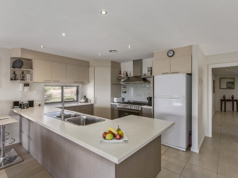 9 Siena Way, Hidden Valley VIC 3756