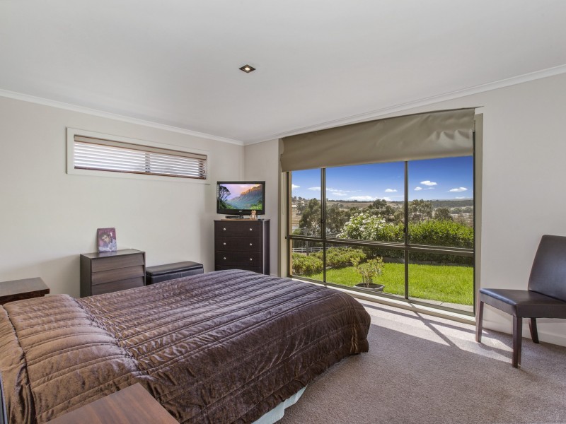 9 Siena Way, Hidden Valley VIC 3756