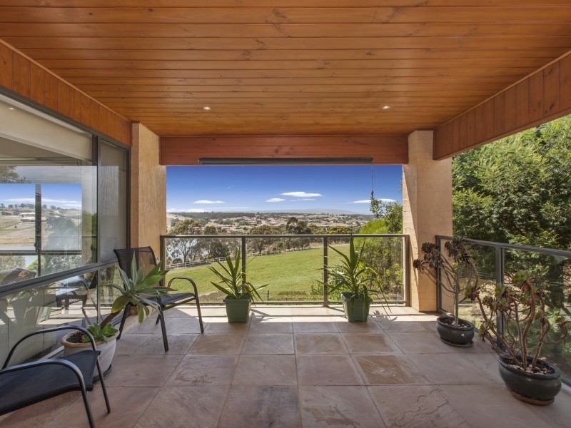 9 Siena Way, Hidden Valley VIC 3756
