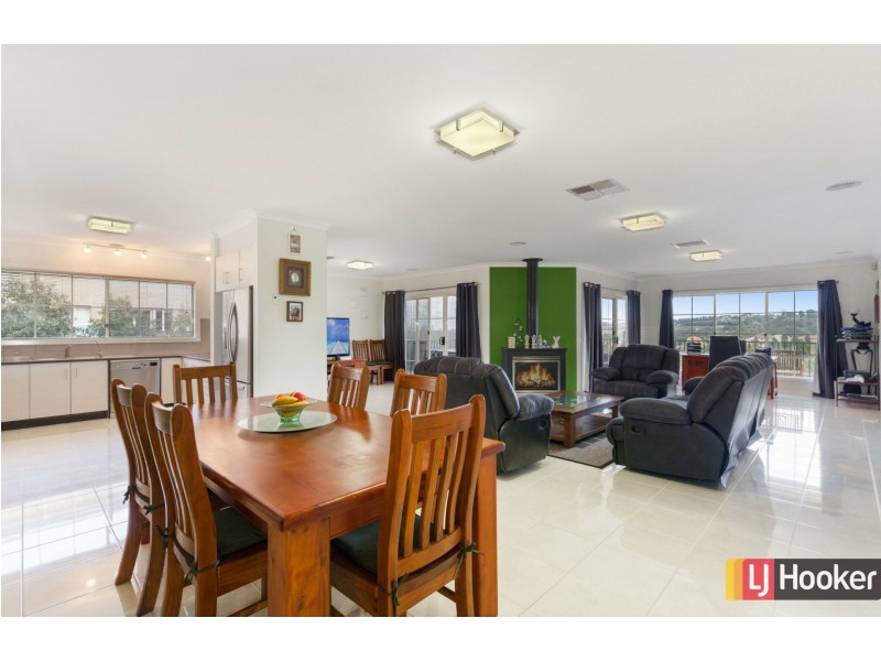 10 Craig Parry Drive, Hidden Valley VIC 3756