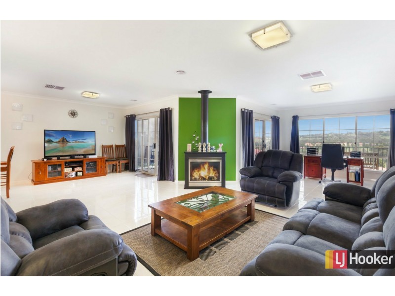 10 Craig Parry Drive, Hidden Valley VIC 3756