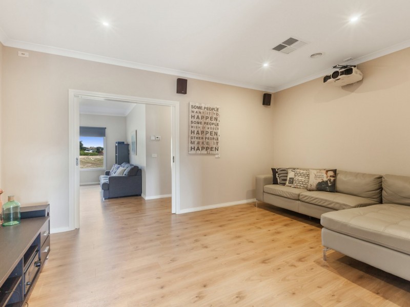 43 Craig Parry Drive, Hidden Valley VIC 3756