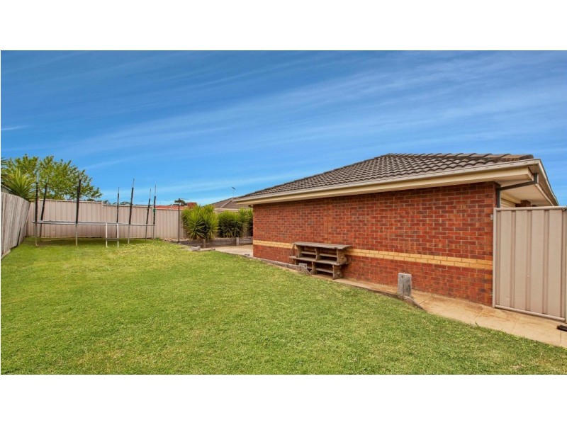 11 Osborne Way, Wallan VIC 3756
