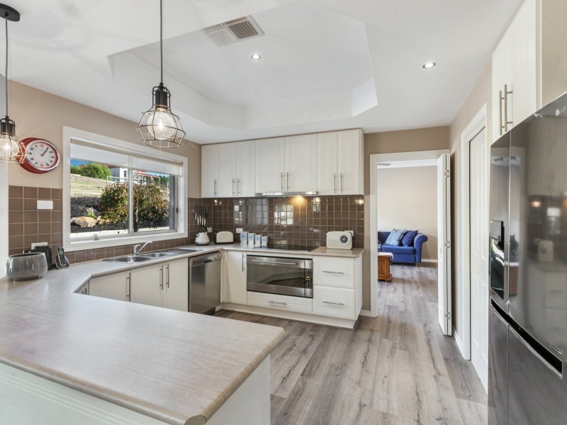 40 McDonald Drive, Wandong VIC 3758