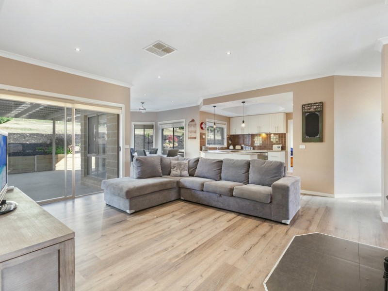 40 McDonald Drive, Wandong VIC 3758