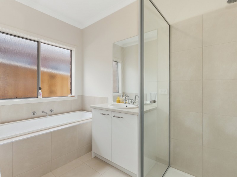 Unit 1/14 Boronia Avenue, Wallan VIC 3756