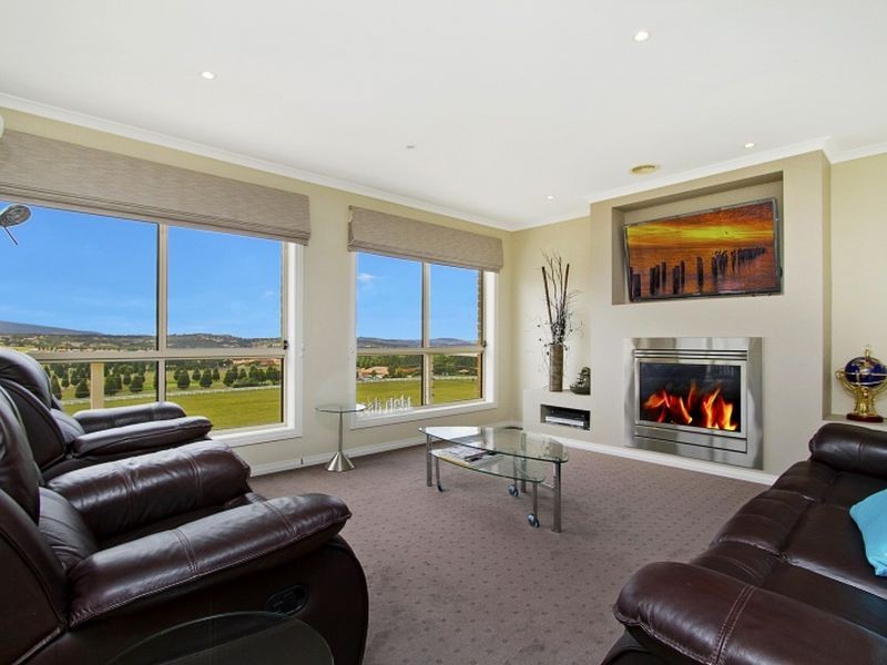 31 Siena Way, Hidden Valley VIC 3756