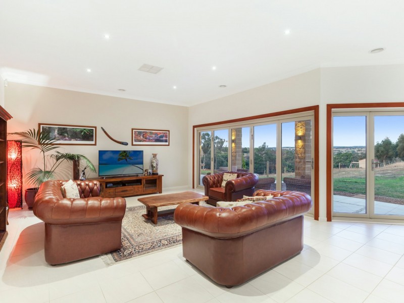 22 Aurina Drive, Hidden Valley VIC 3756