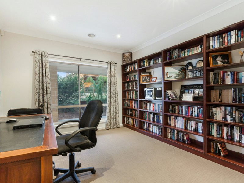 22 Aurina Drive, Hidden Valley VIC 3756